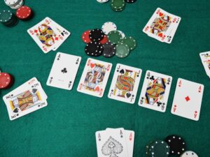 Read more about the article Hướng dẫn cách chơi đánh bài Poker dễ thắng nhất